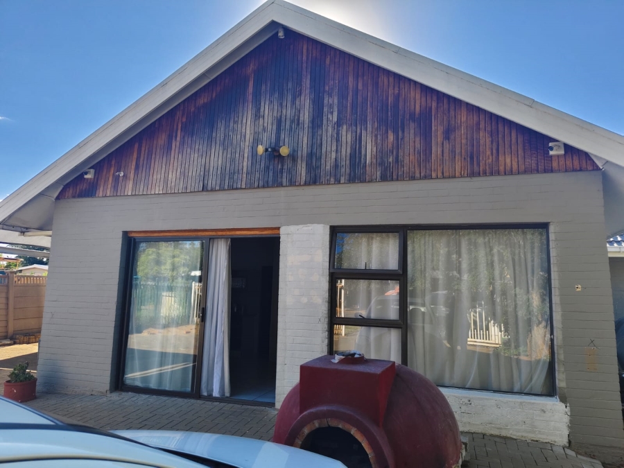 4 Bedroom Property for Sale in Fichardt Park Free State